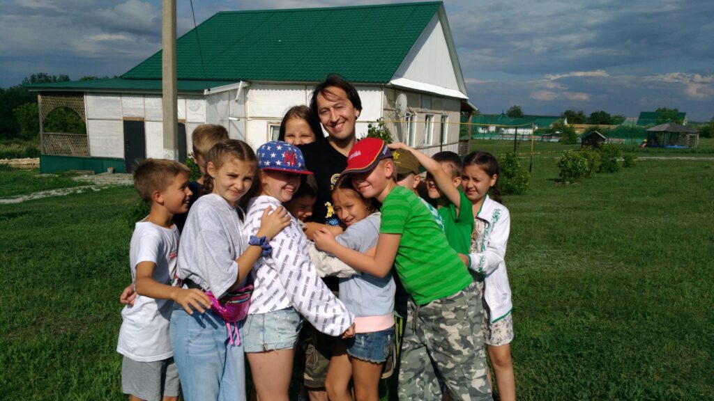 MKrfN_7-_CM svg+xml;charset=utf